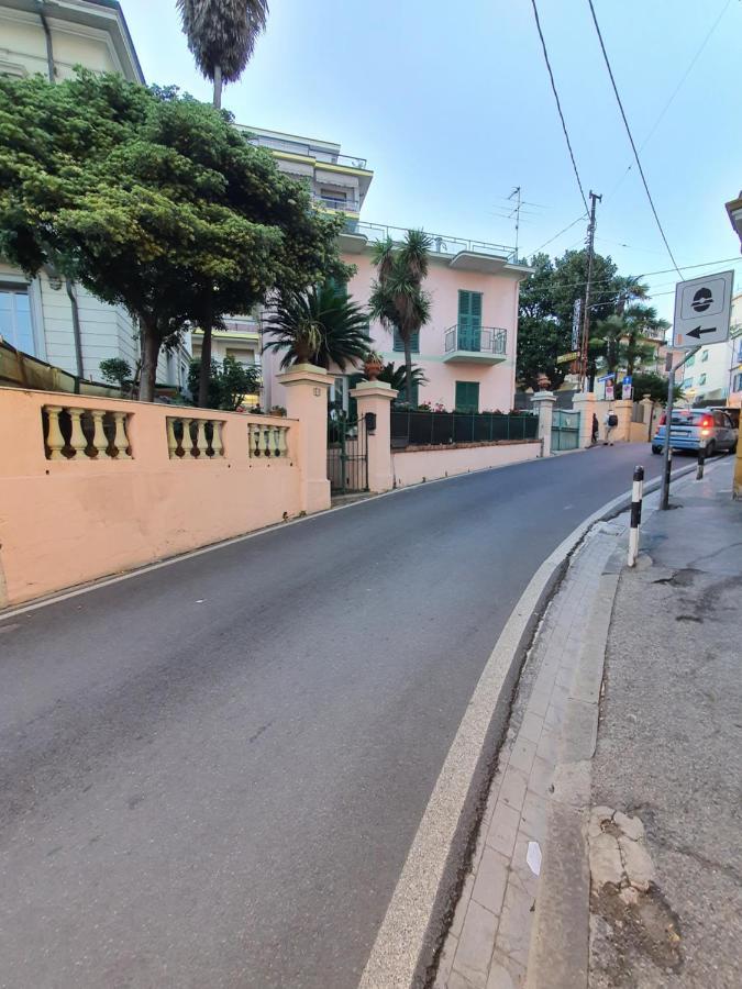 Villa Arcobaleno Rondo Garibaldi Sanremo Exterior foto